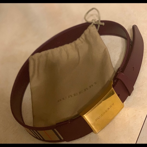 Burberry Beige Haymarket Check Coated Canvas Logo Plaque  Authentic Vintage Men Burberry Plaque belt